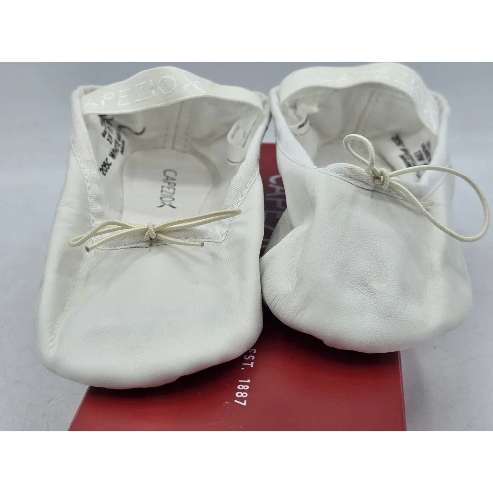NIB Capezio Kids Daisy Ballet Flats -‎ Color White - Size Kids 13W